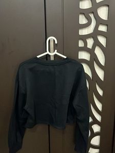 Zara Black Cropped Sweatshirt