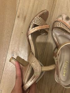 Metro Heels (UK 4)