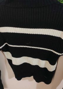 Black Crop Sweater