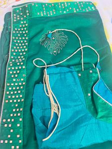🔹   ग्रीन (Leaf Green) शेड साड़ी