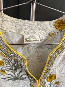 Sabhyata Floral Kurta