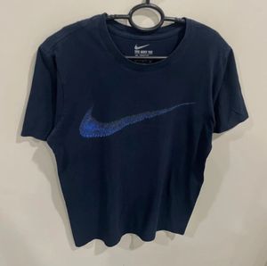 *Steal Deal* Nike Big Swoosh Tshirt