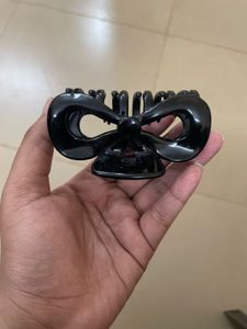 Black Clutcher