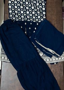 Elegant Navy Blue Embellished Kurta