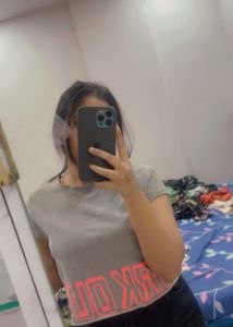 Workout Graphic Crop Top