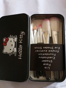 Hello Kitty Make Up Brush Set