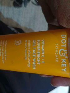 Dot &amp; Key Face Wash