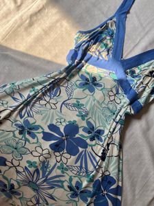 V-neck Blue And White Floral Print Dress