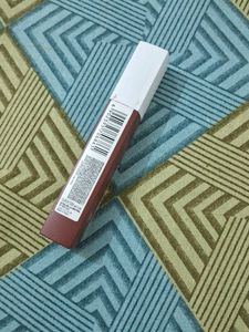 Maybelline Matte Lipstick In Shade 245 Seeker