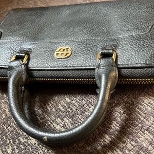 Eske Leather Zip Around Wallet