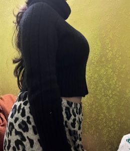 Black Turtleneck Cropped Sweater
