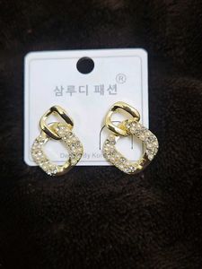 Elegant Pearl & Gold Earrings