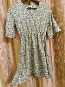Floral Print V-Neck Dress