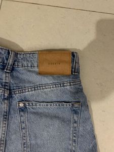 Distressed Wide Leg Jeans