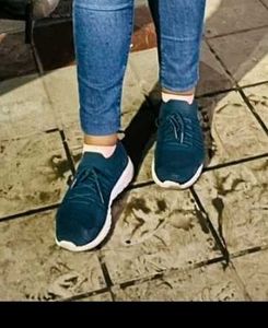 Sports Shoes