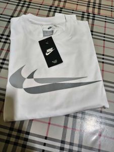 Nike Graphic Tee