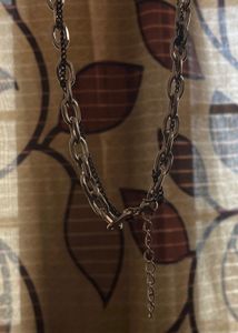 Rugged Black Modern Chain