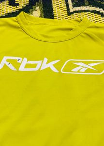 T Shirt New Small Size