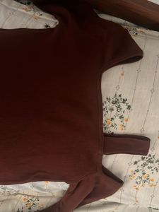 One shoulder Top
