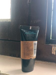 Maybelline New York Foundation 230 Shade