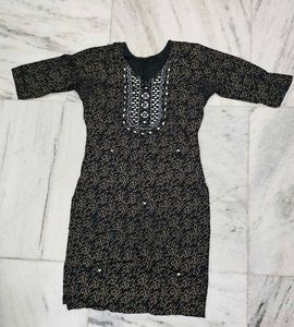 Embroidered Print Kurti