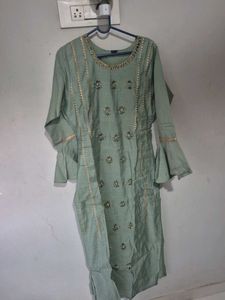 Like New, Straight Fit Kurti