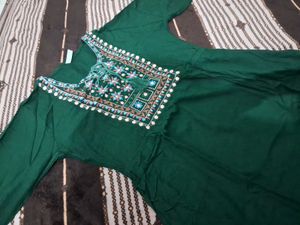 Elegant Green Embroidered Kurta