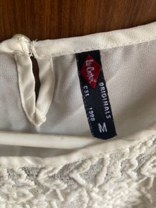 Beautiful White Top From Lee Cooper