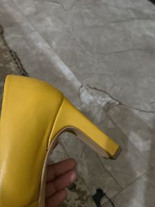 Yellow Heels !!