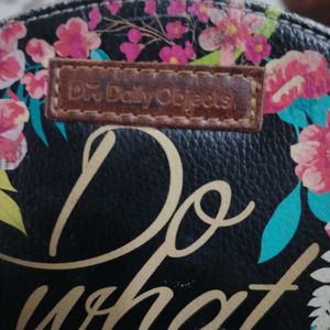 ROUND SLING BAG