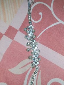 White stone necklace