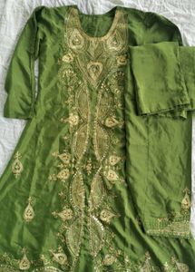 Green &amp; Gold Embroidered Salwar Kameez Suit