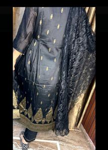 Elegant Black &amp; Gold Kurta Set