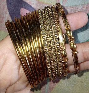 Gold Tone Bangle Set