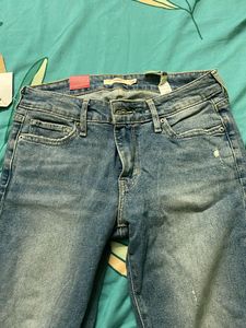 Levis 711 Skinny Jeans