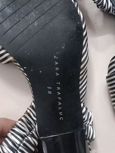 Authentic ZARA Black and white Striped Pointed