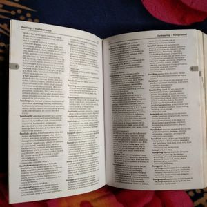 Set Of Compact Oxford English Dictionary And Compact Oxford Thesaurus (Third Edition, Revised)