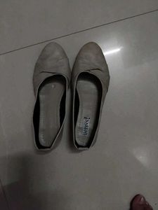 Elegant Beige Ballerinas