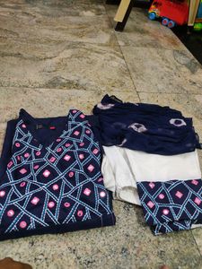 Women Embroidered Foil Mirror Work Kurtaset