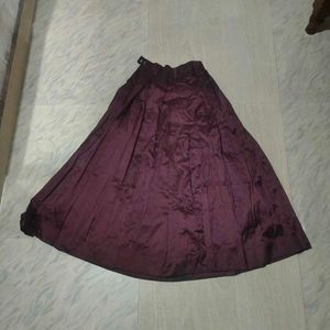 🍷 Elegant Maroon Pleated Skirt