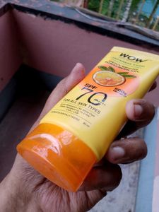 Wow Dewy Bright Sunscreen Gel