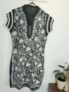 Black Kashmiri threadwork kurta