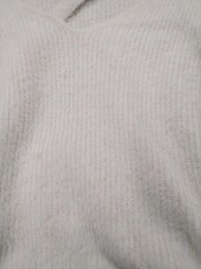 Stylish White Cropped Sweater