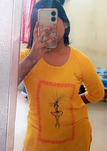 Women&#39;s Kurti / Mustard Yellow