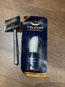 Park Avenue Shaving Kit w Brush And Tri Blade
