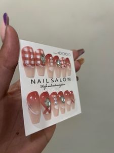 Press-On Nail Set