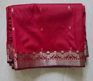 Maroon Silk Saree - A Timeless Beauty!