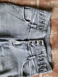 Beautiful &Stylish Grey Denim jeans 🩶