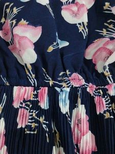 Top. Size 34 /M