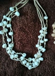 Shiite and beige stone Beaded Layered Necklace Com